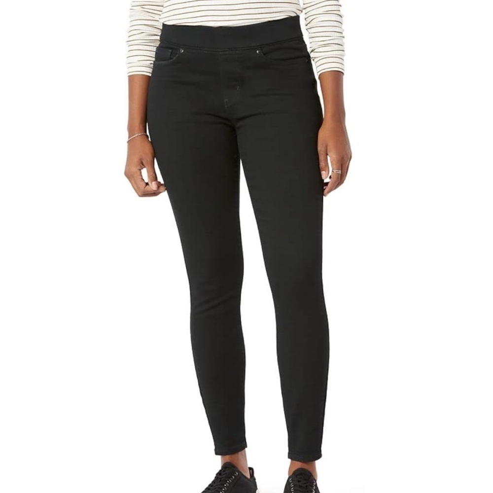 Levi's Women's Pull-On Skinny Jeans Black